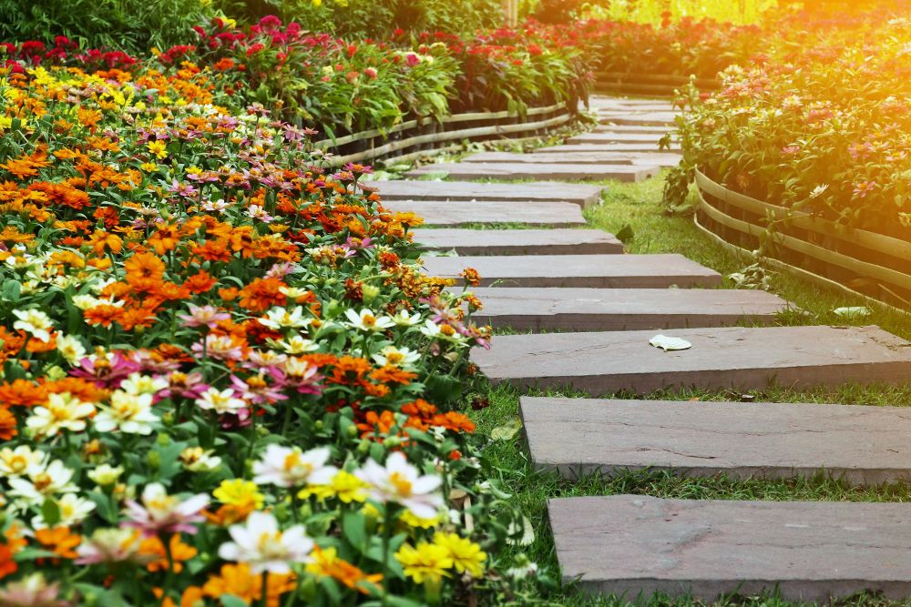 Tanie ścieżki w ogrodzie