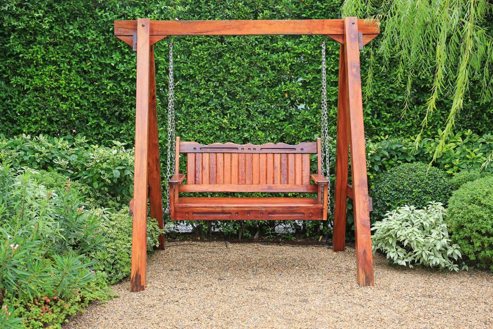 Huśtawka ogrodowa drewniana