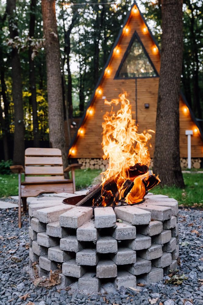 Nowoczesne ognisko w ogrodzie