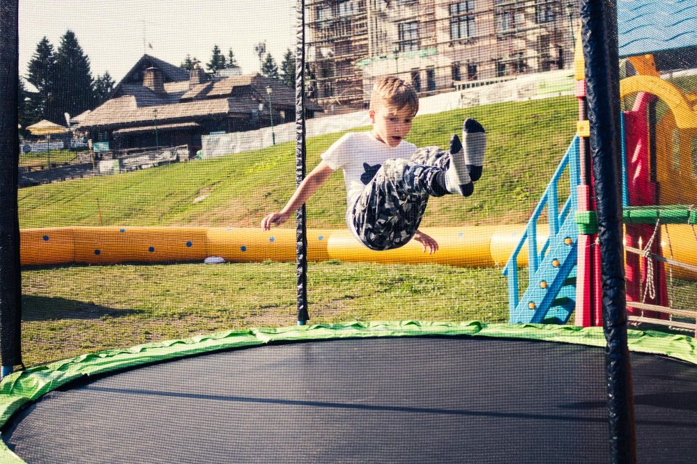 Trampolina ogrodowa dla dziecka
