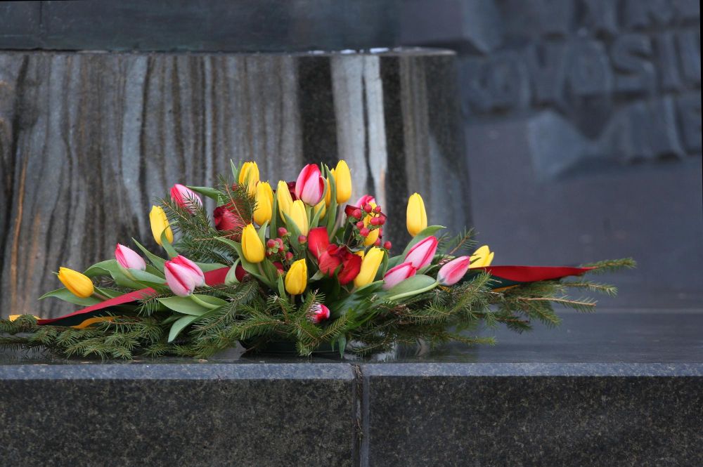 Kwiaty na cmentarz