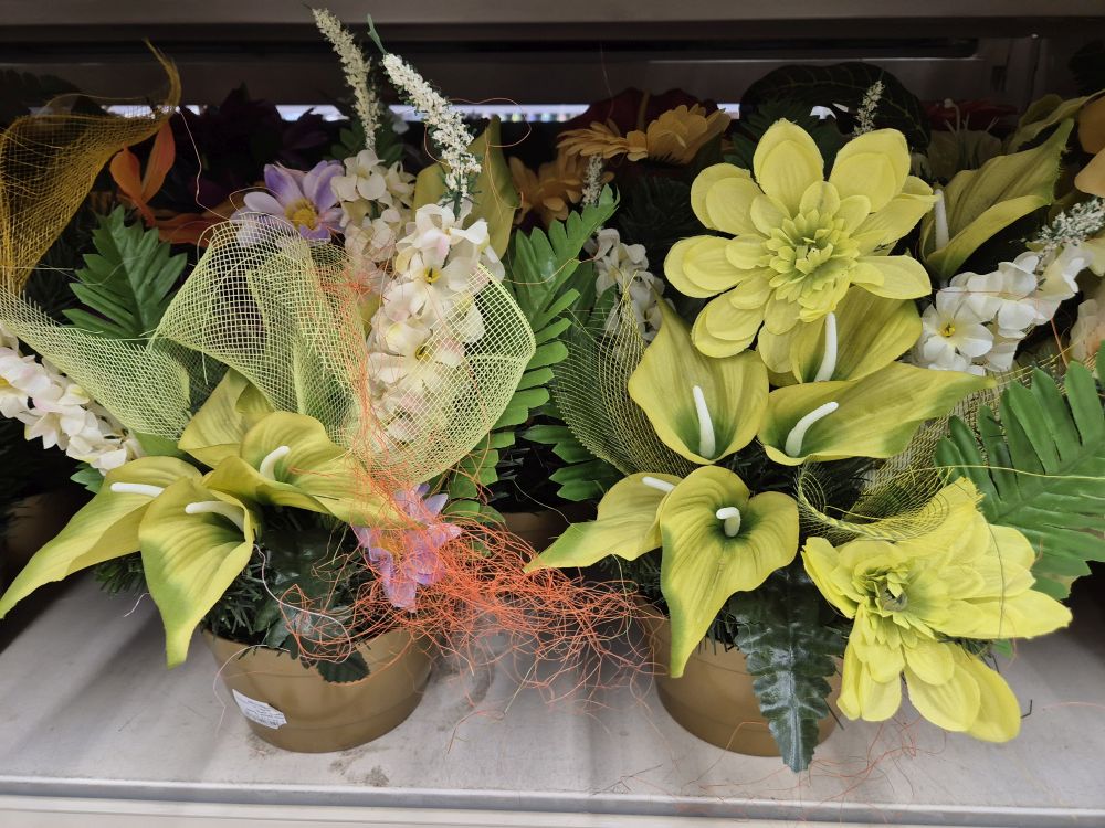 Kwiaty na cmentarz jakie wybrać