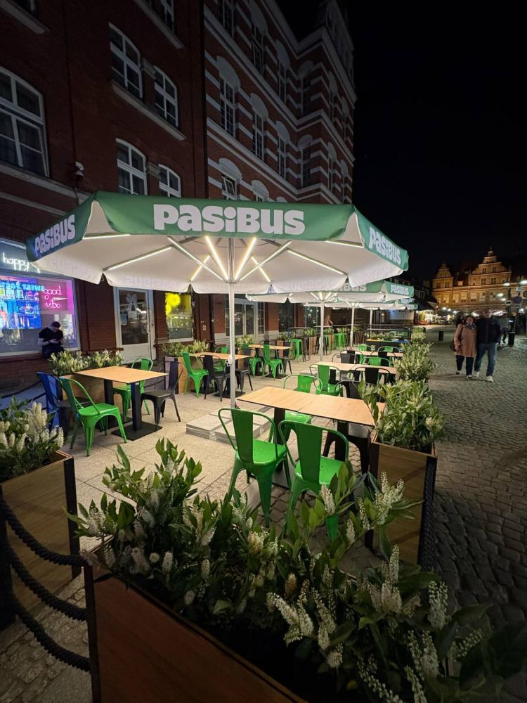 Parasol gastronomiczny z nadrukiem